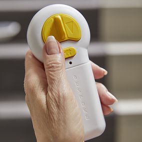 Bespoke_Stairlift_Synergy_Remote_Control_sq-rc085 Dálkový ovladač schodišťové sedačky